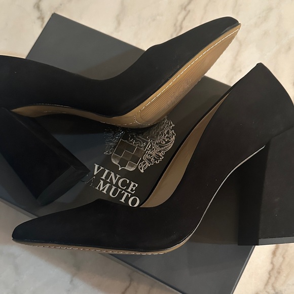 Vince Camuto Elegant Black Heels Size 10 - Picture 2 of 6